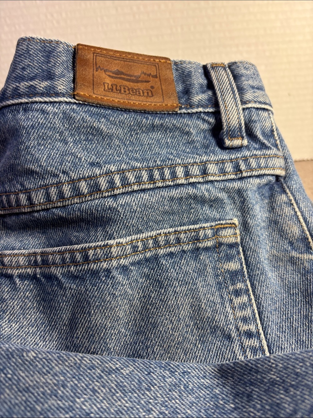 L.L. Bean Men's Light Blue Classic Fit Denim Jeans 33x29